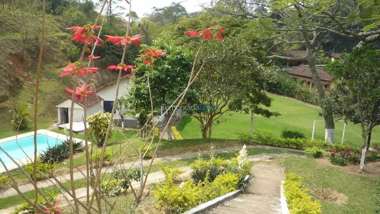 Granja para alquiler de vacaciones em Engenheiro Paulo de Frontin (Alto do Chafre)