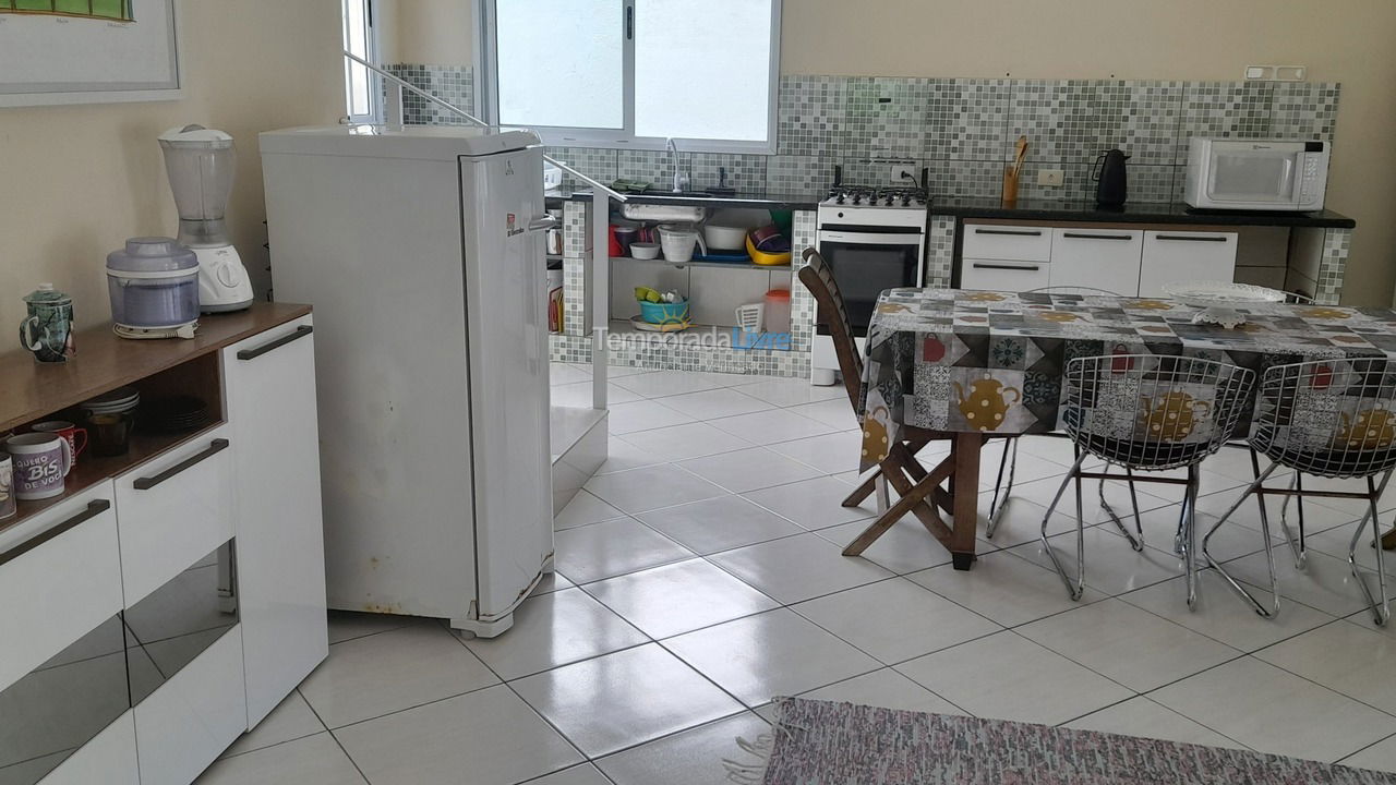 Casa para aluguel de temporada em Bertioga (Condominio Morada da Praia)
