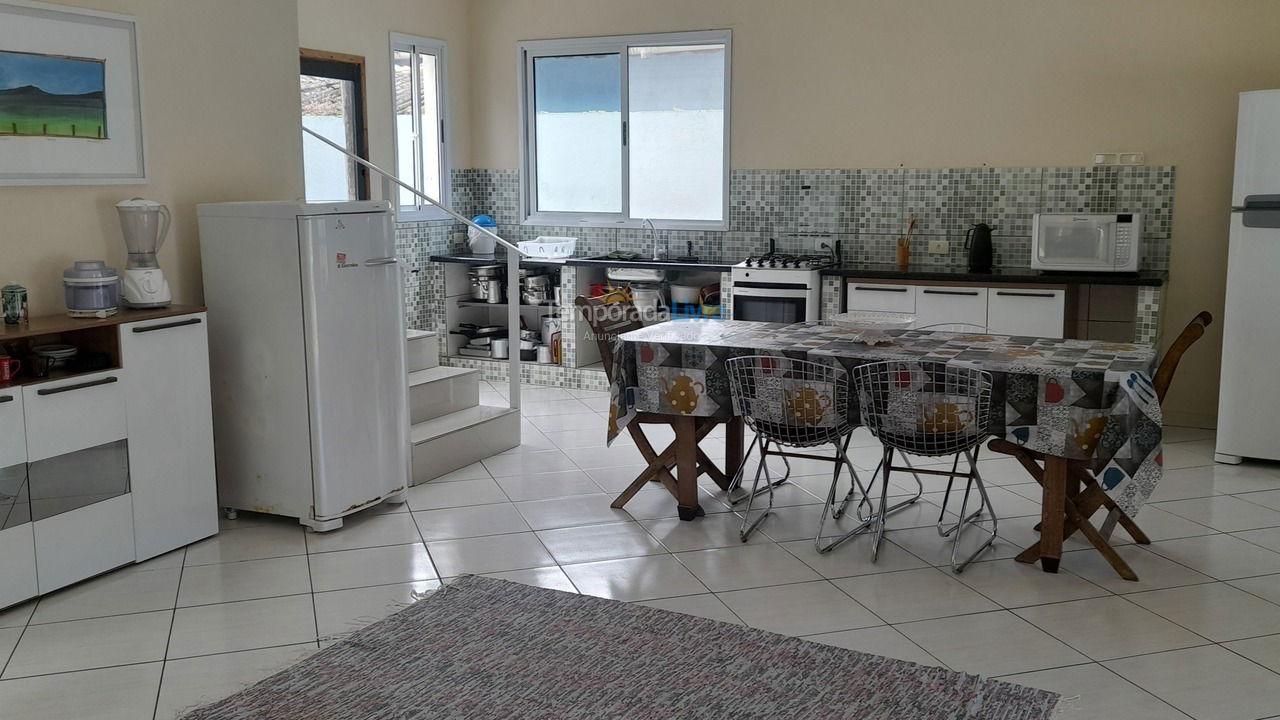 Casa para aluguel de temporada em Bertioga (Condominio Morada da Praia)