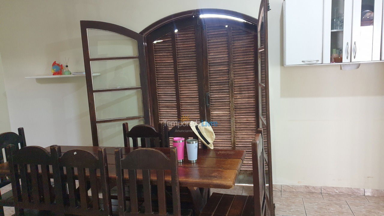 Casa para aluguel de temporada em Pontal do Paraná (Praia de Leste)
