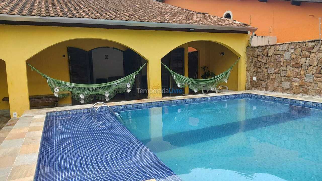 Casa para aluguel de temporada em Guarujá (Praia do Pernambuco)