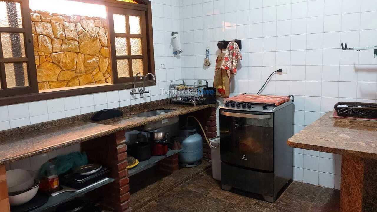 Casa para aluguel de temporada em Guarujá (Praia do Pernambuco)