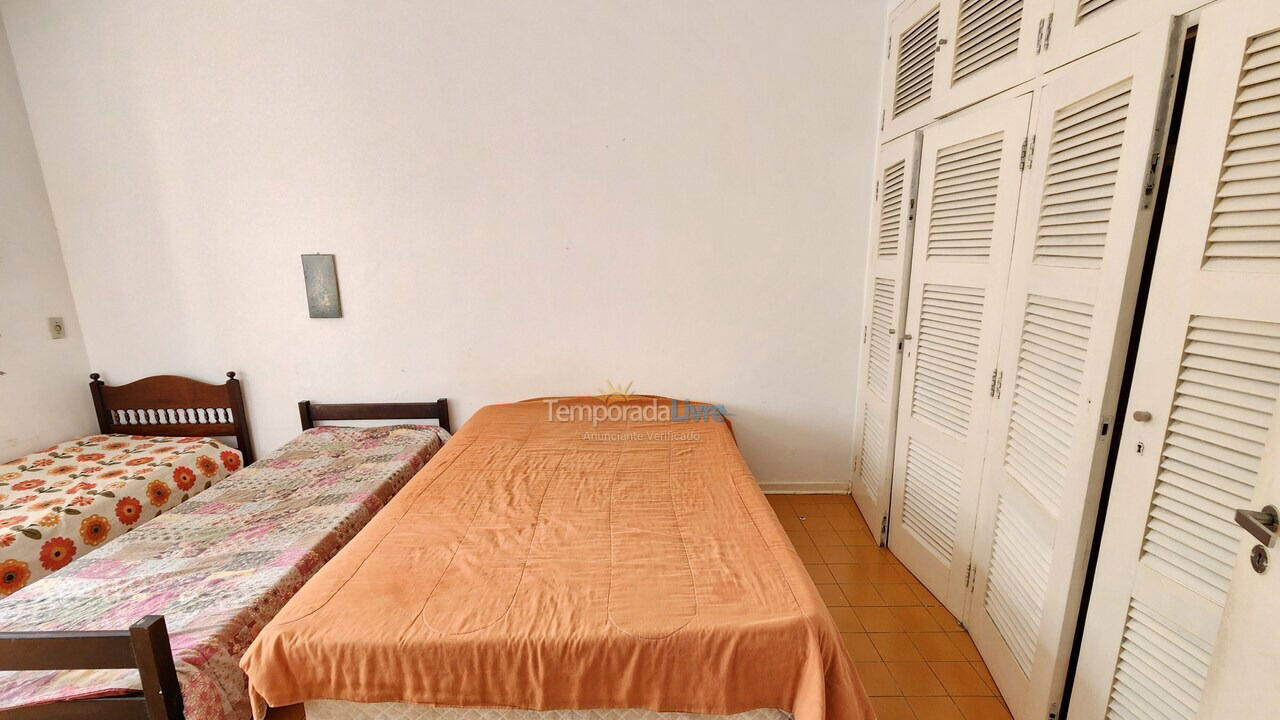 Apartamento para aluguel de temporada em Guarujá (Pitangueiras)