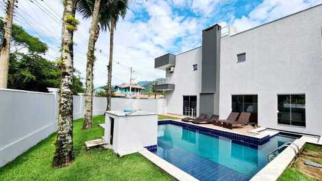Casa Mar Verde - Casa com Piscina em Condomínio Fechado