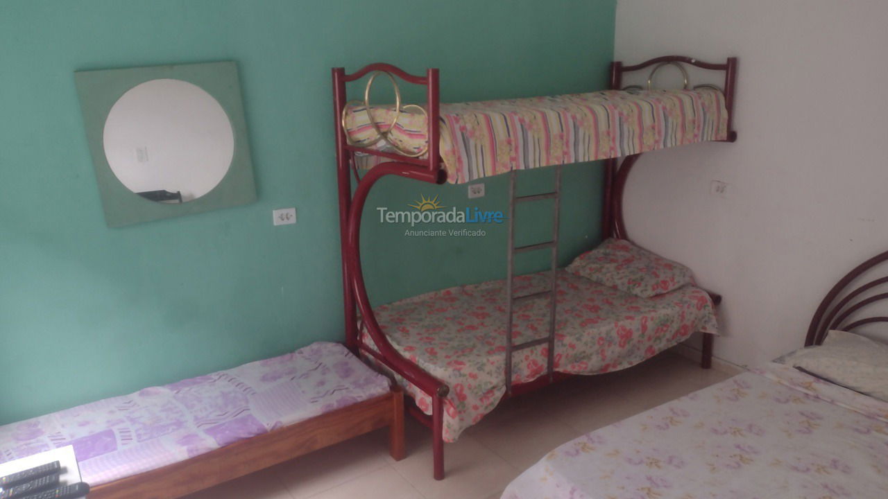 Casa para alquiler de vacaciones em Guarujá (Santa Clara)
