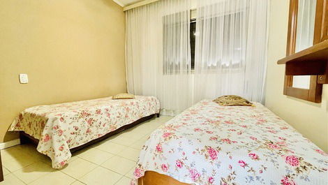 Apartamento en Enseada en la Región Hotelera Casa Grande Para 10 Personas