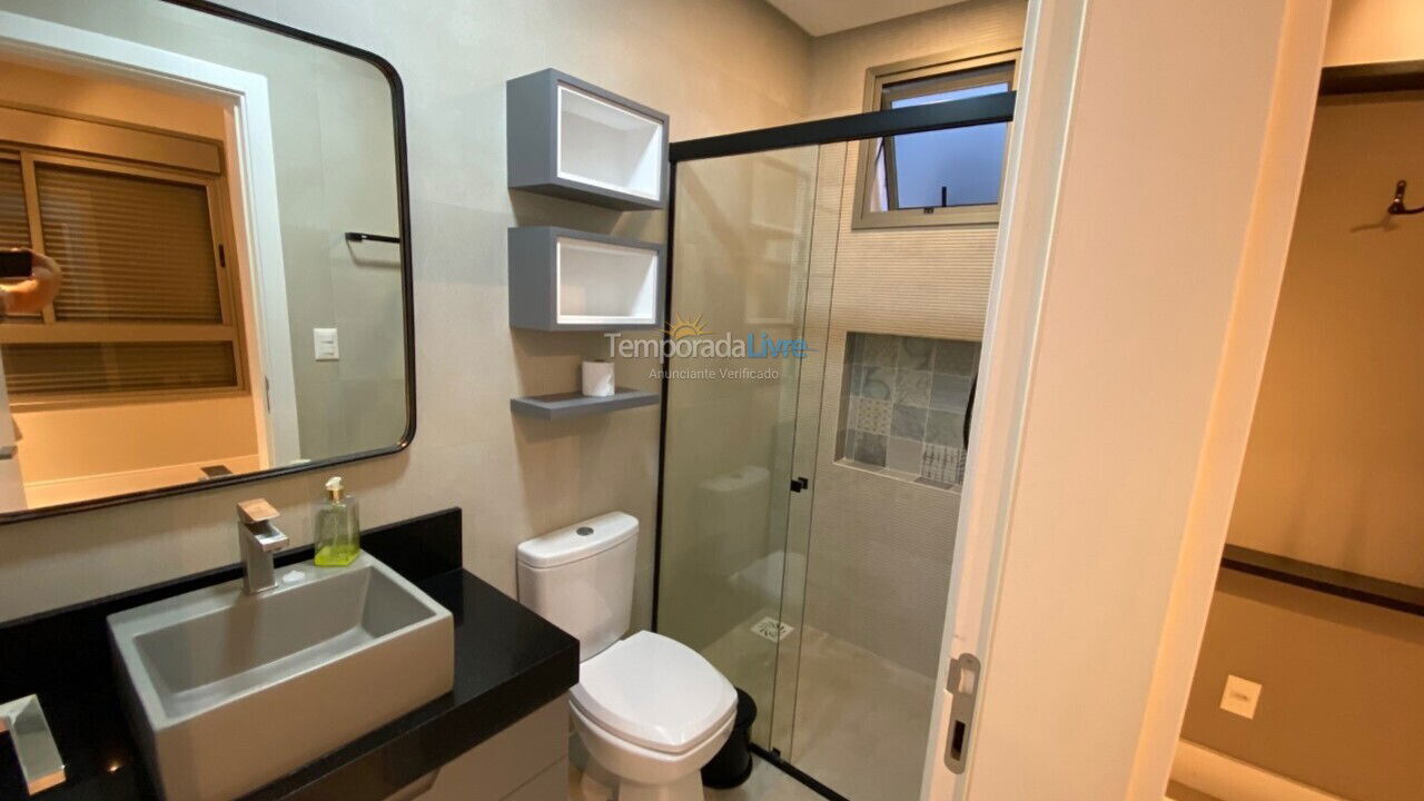 Apartamento para aluguel de temporada em Florianópolis (Jurere Tradicional)