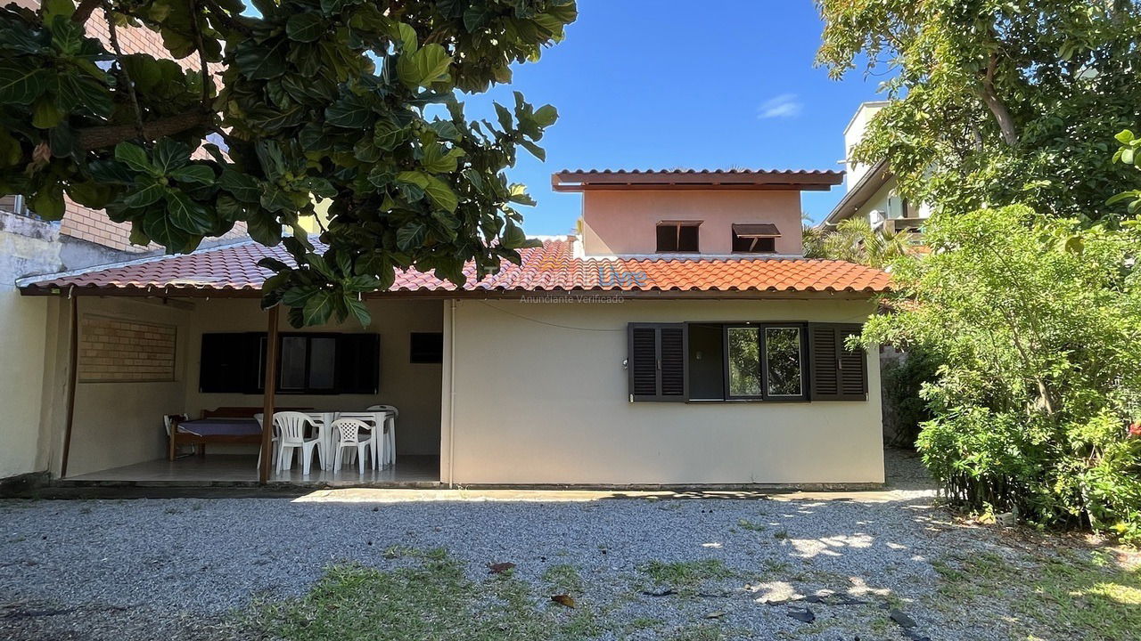 House for vacation rental in Garopaba (Praia da Ferrugem)