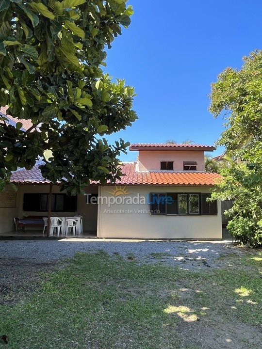 Casa para aluguel de temporada em Garopaba (Praia da Ferrugem)