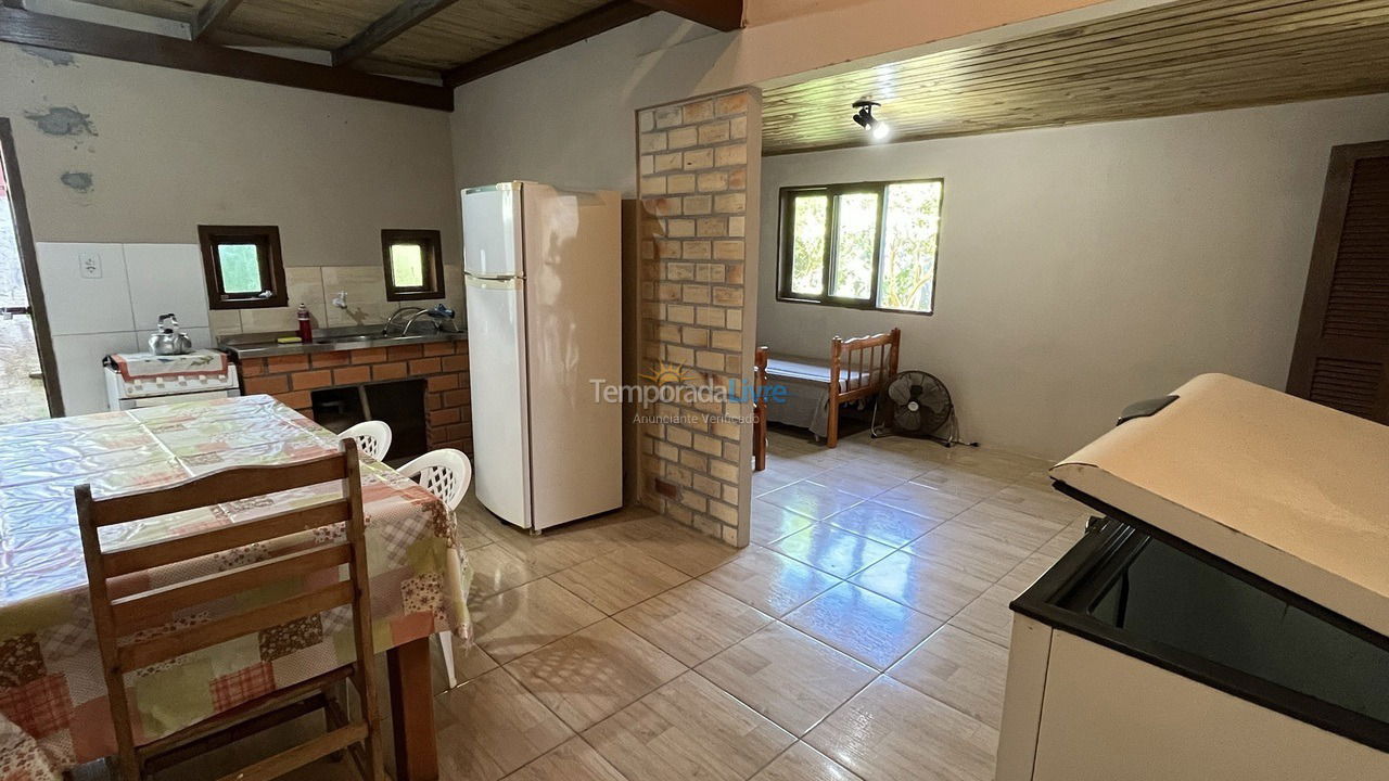 Casa para aluguel de temporada em Garopaba (Praia da Ferrugem)