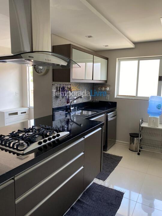 Casa para aluguel de temporada em Florianópolis (Jurere Tradicional)