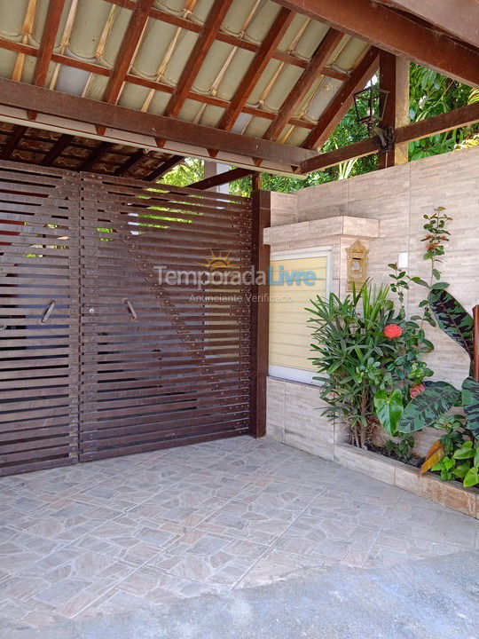 Casa para alquiler de vacaciones em São Sebastião (Praia da Baleia)