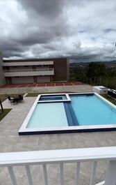Departamento en condominio Gravatá/Pernambuco con piscina y jacuzzi de temporada