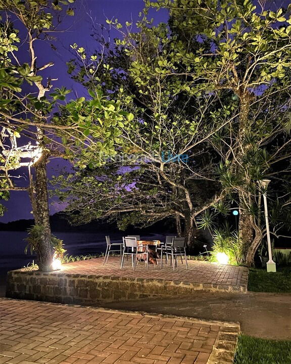 Casa para aluguel de temporada em Ubatuba (Praia da Fortaleza)