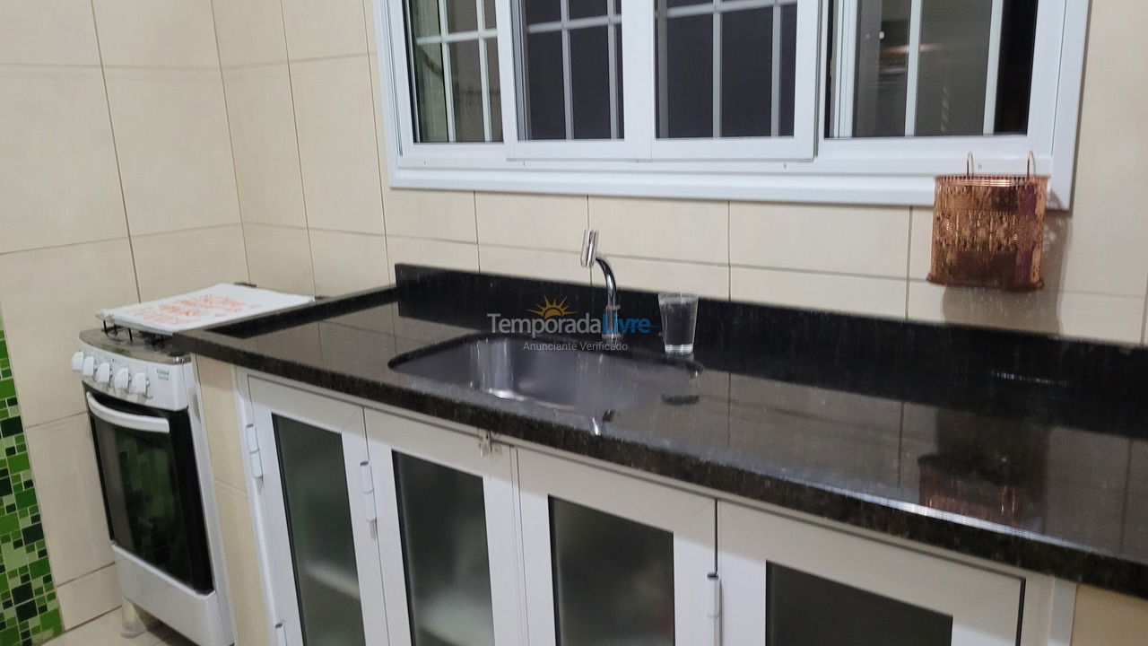 Casa para aluguel de temporada em Caraguatatuba (Massaguaçu)