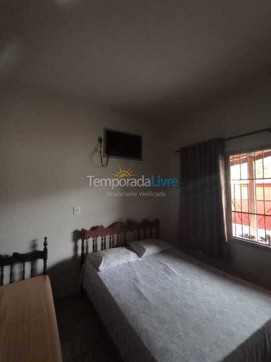 Casa para alquiler de vacaciones em Caraguatatuba (Jardim Primavera)
