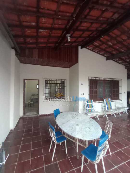 Casa para alquiler de vacaciones em Caraguatatuba (Jardim Primavera)
