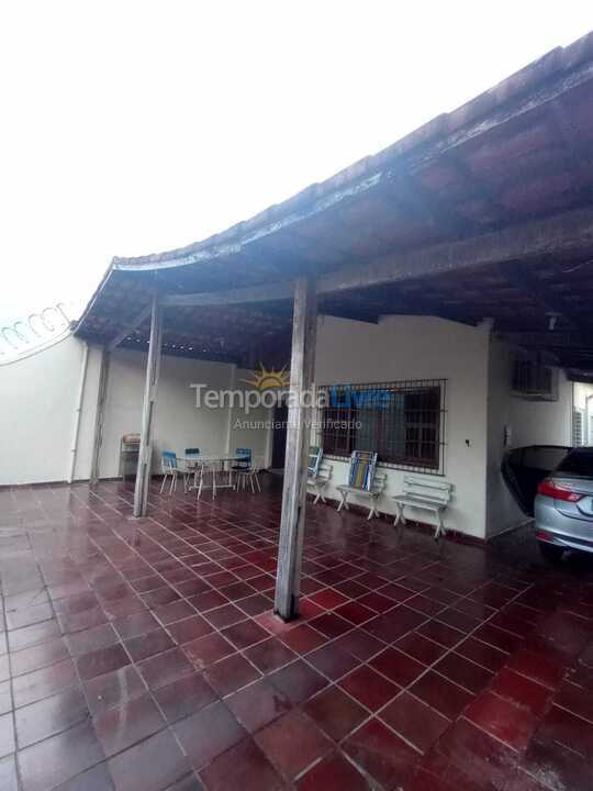 Casa para alquiler de vacaciones em Caraguatatuba (Jardim Primavera)