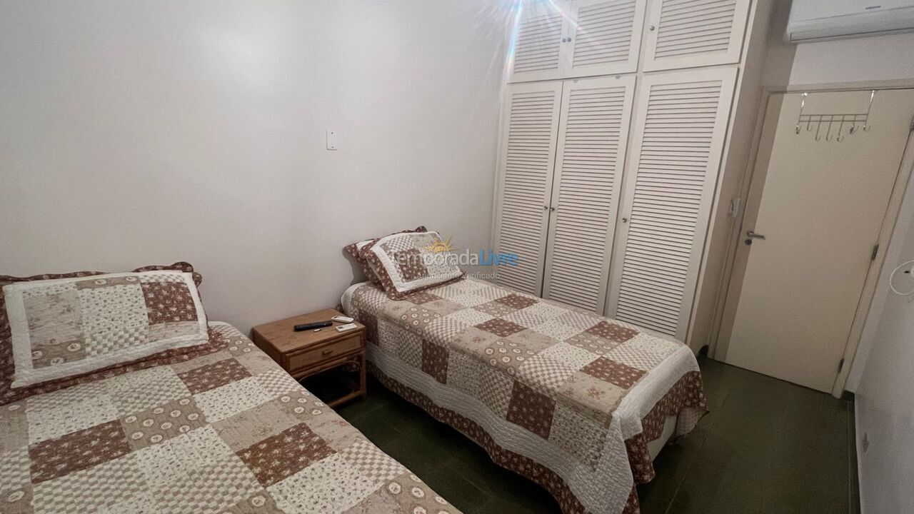 Apartment for vacation rental in Guarujá (Pitangueiras)
