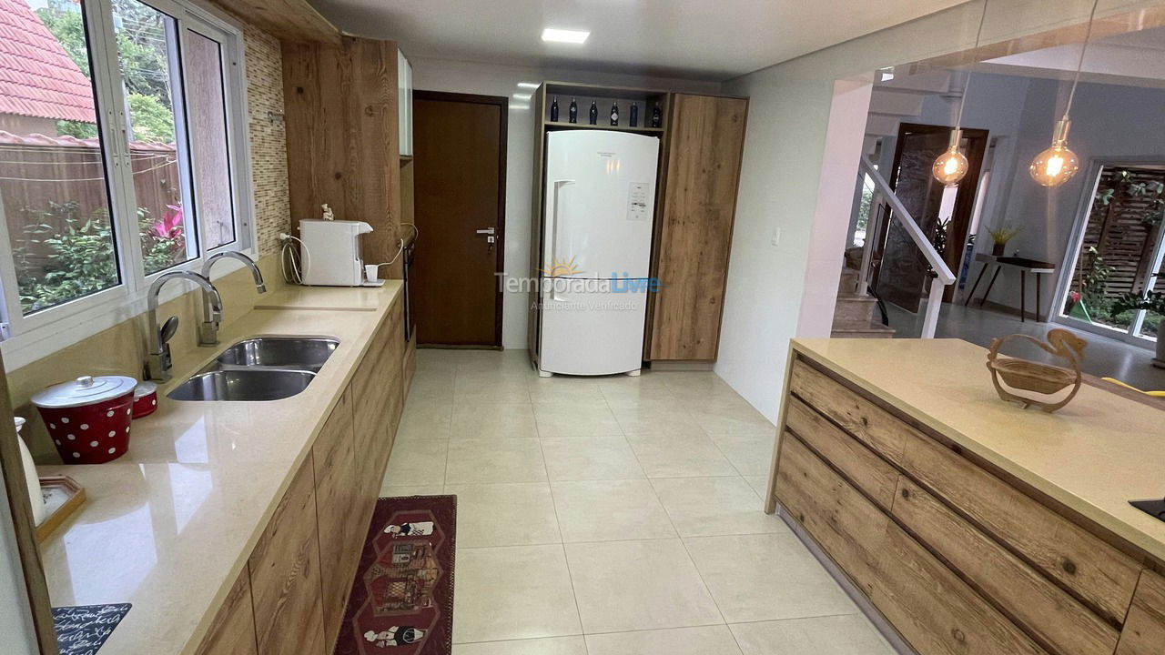 Casa para aluguel de temporada em Bertioga (Riviera de São Lourenço)