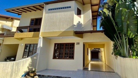 Great townhouse with private patio just a few meters from the beach