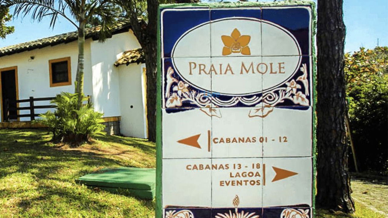 Casa para aluguel de temporada em Florianópolis (Praia Mole)