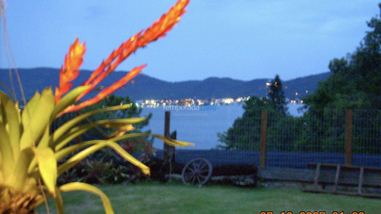 Casa para aluguel de temporada em Florianópolis (Praia Mole)