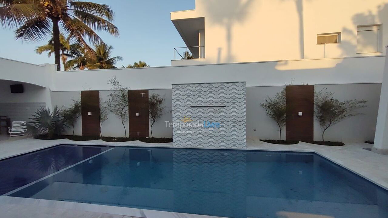 Casa para aluguel de temporada em Guarujá (Jardim Acapulco)