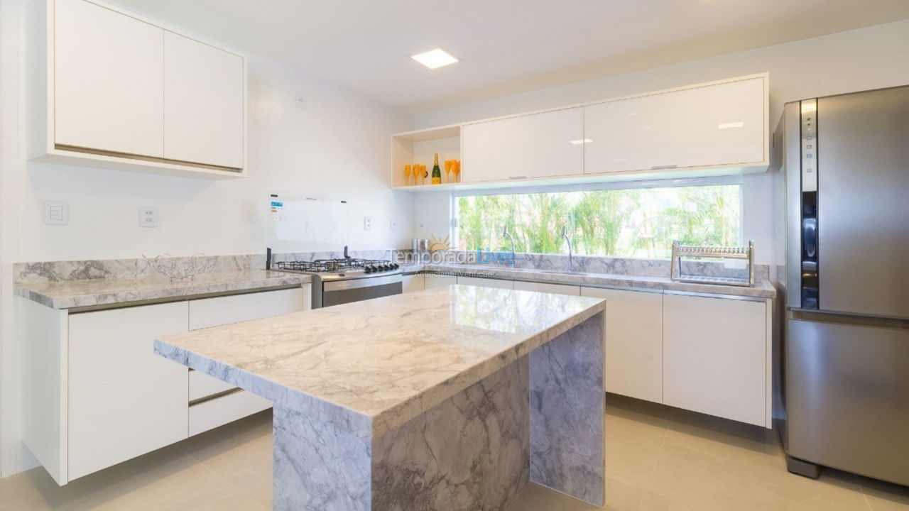 Casa para aluguel de temporada em Camaçari (Praia de Guarajuba)