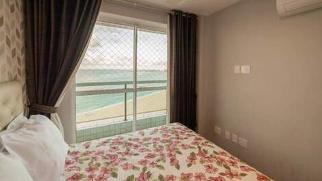 Modern Beachfront Apartment w. Magnificent Seaview