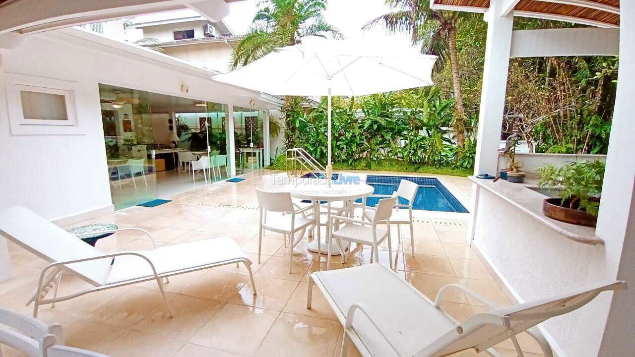 House for vacation rental in São Sebastião (Praia da Baleia)