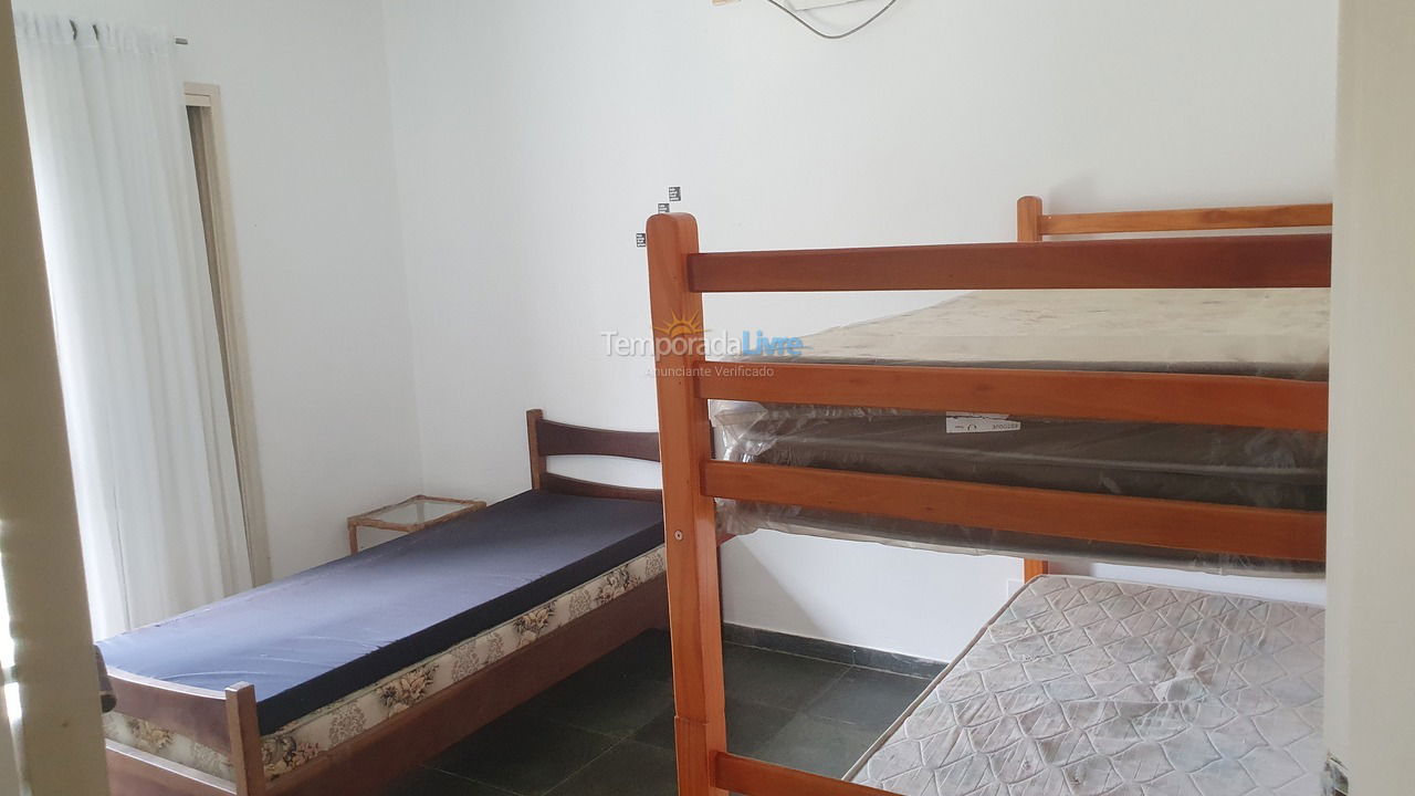 Casa para aluguel de temporada em Guarujá (Praia do Pernambuco)