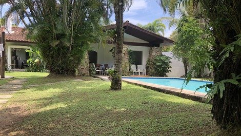 Casa com Piscina Jardim Acapulco/ Wi-Fi 200M