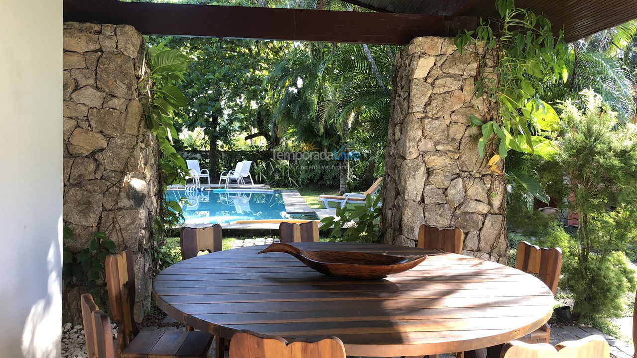 Casa para aluguel de temporada em Guarujá (Jardim Acapulco)