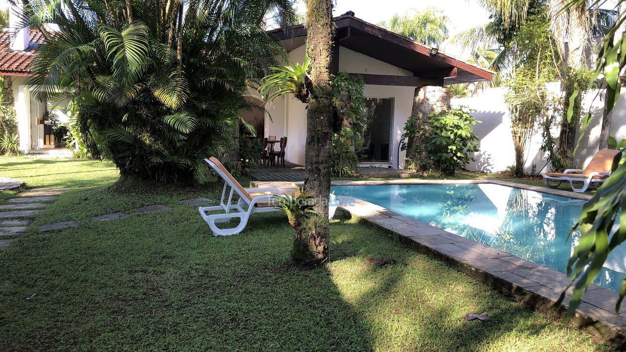 Casa para aluguel de temporada em Guarujá (Jardim Acapulco)