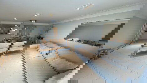 Apartment facing the sea in Riviera