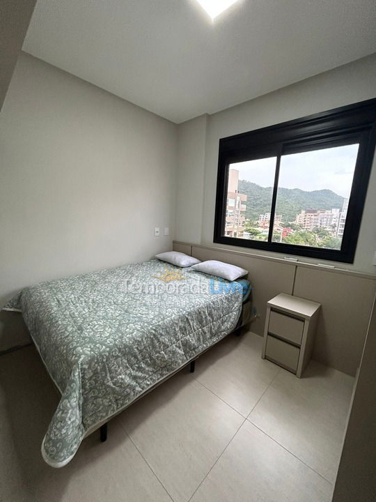 Apartamento para alquiler de vacaciones em Governador Celso Ramos (Praia de Palmas)