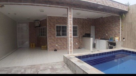 Beautiful House -3 Bedrooms/Pool/Air Conditioning/Beach Court