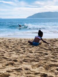 Casa três quartos 3km da praia (WhatsApp 55 12 9921138859)