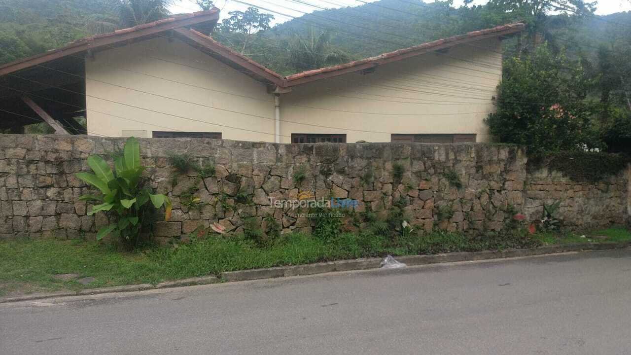 Casa para aluguel de temporada em Caraguatatuba (Sumare)