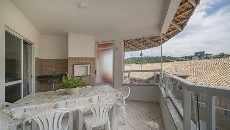 Apt with 3 bedrooms in the center of Bombinhas