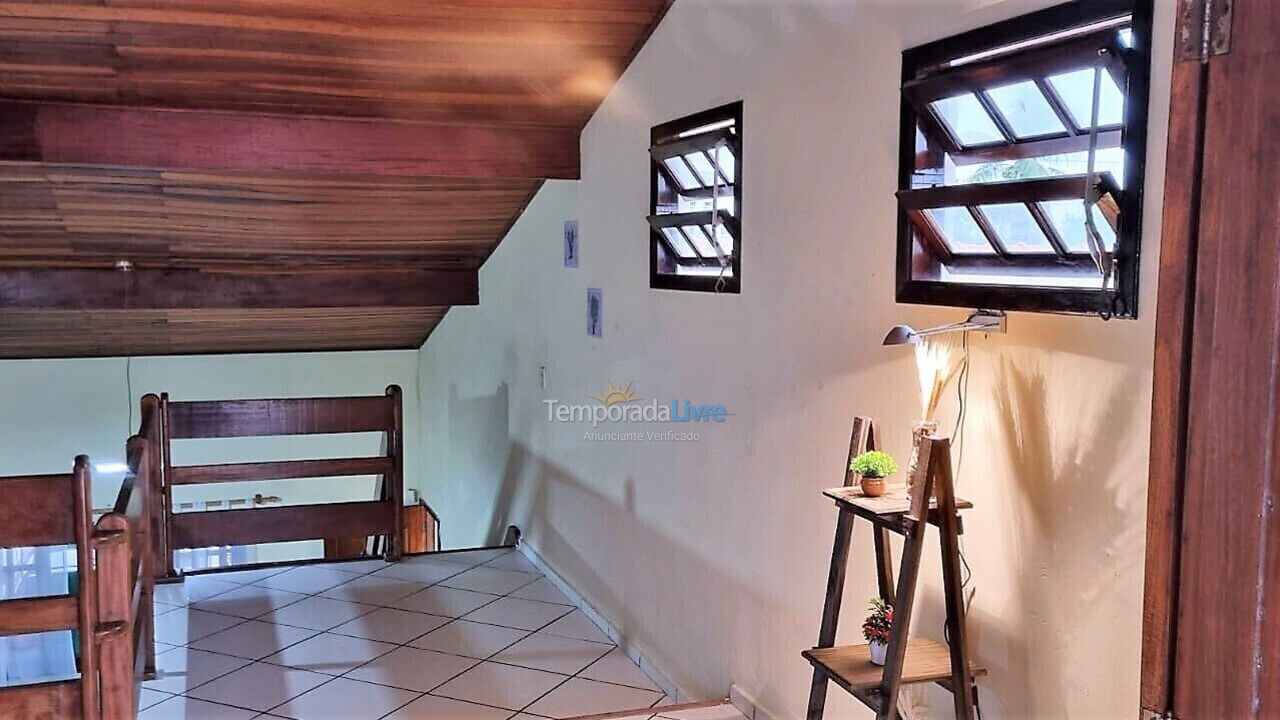 Casa para aluguel de temporada em Caraguatatuba (Jardim Britânia)