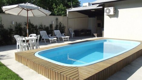 House with heated pool in Praia do Mariscal