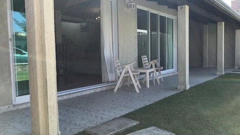 Casa con piscina climatizada en Praia do Mariscal