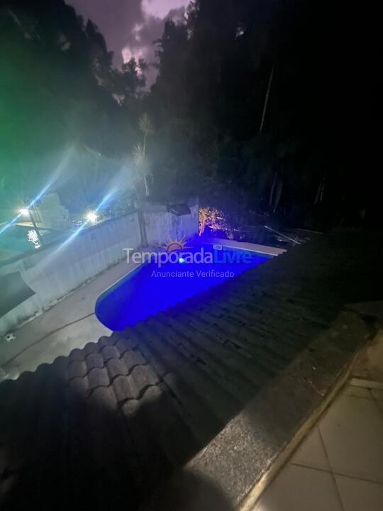 Casa para aluguel de temporada em Bertioga (Guaratuba)