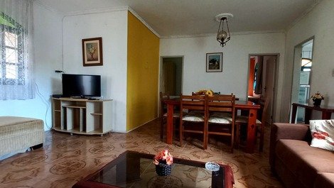Casa 5 habitaciones, 3 suites, centro de Lagoa, hasta 10 personas