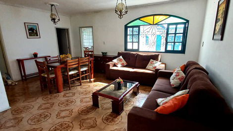 Casa 5 habitaciones, 3 suites, centro de Lagoa, hasta 10 personas