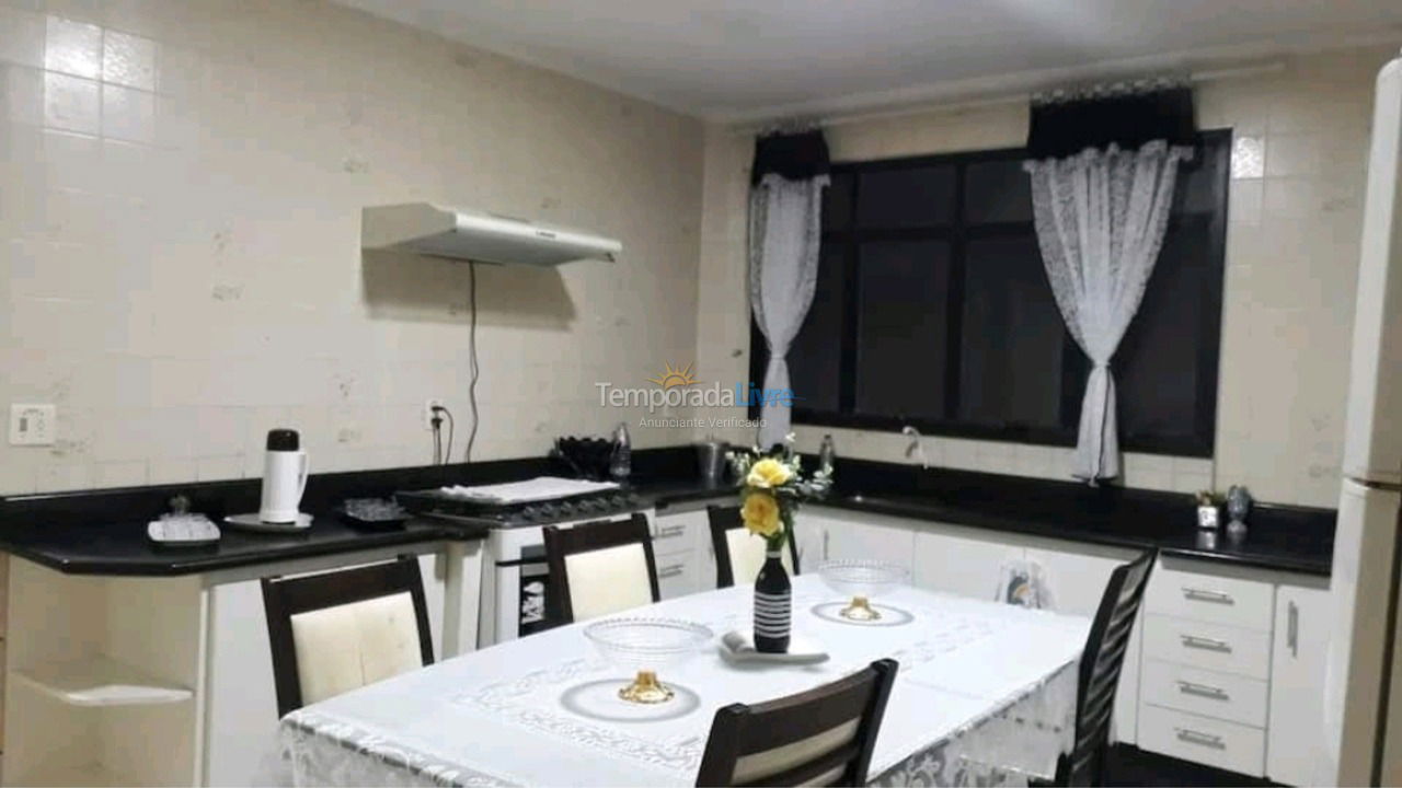 Apartamento para alquiler de vacaciones em Praia Grande (Vila Tupy)