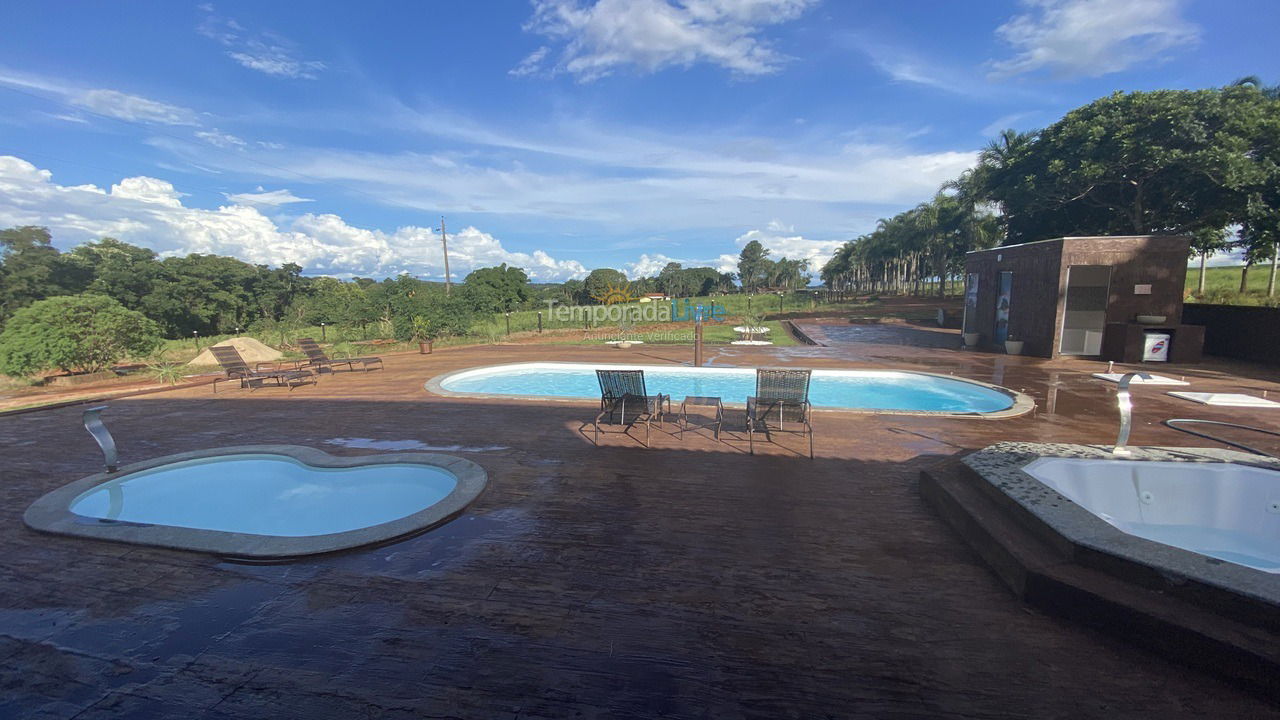 Granja para alquiler de vacaciones em Caldas Novas (Zona Rural Caldas Novas)
