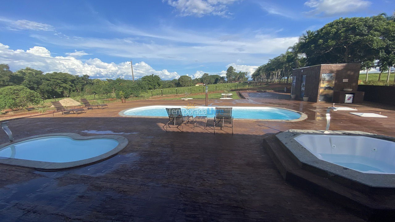 Granja para alquiler de vacaciones em Caldas Novas (Zona Rural Caldas Novas)